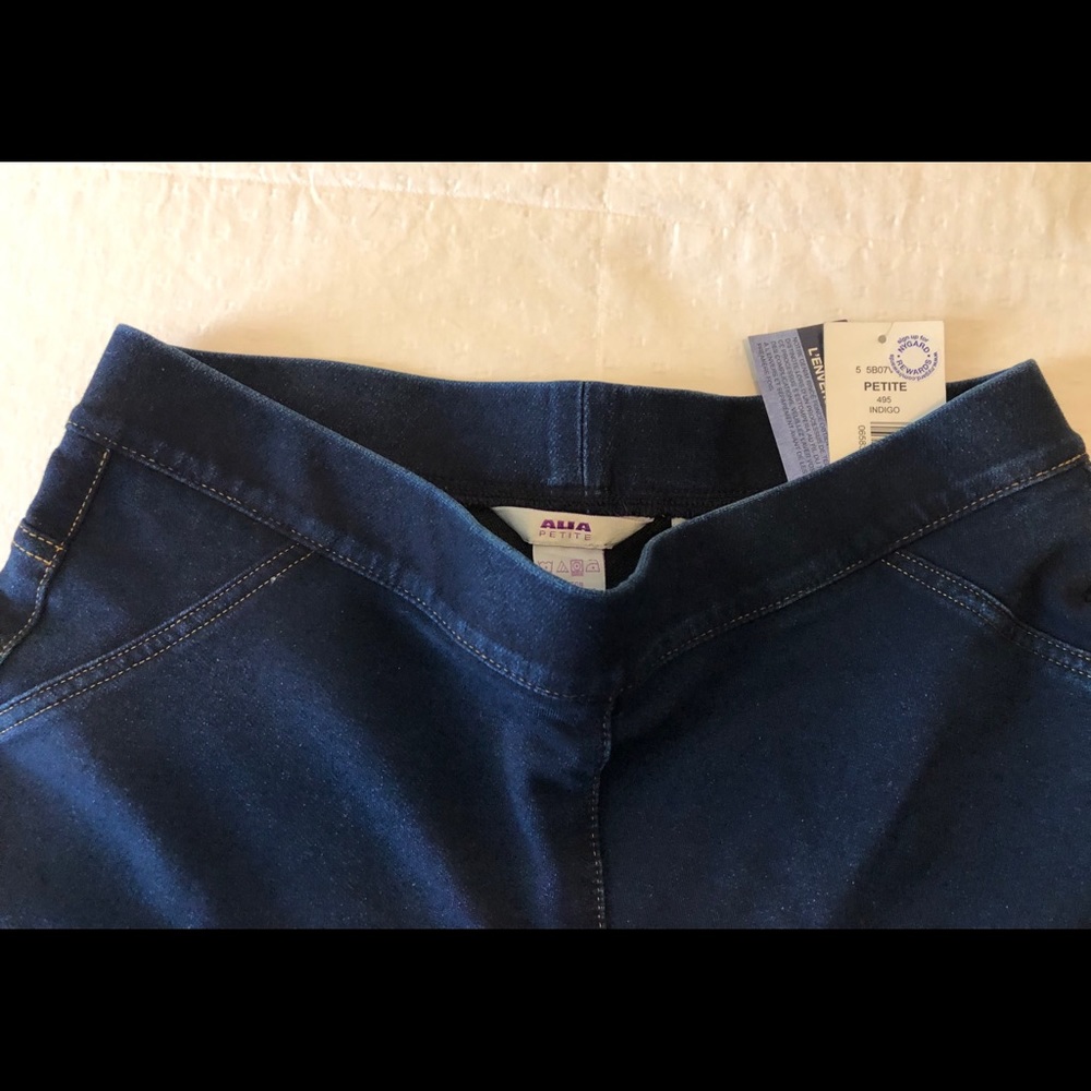 Alia - Denim Petite Pants/Jeggins with tags